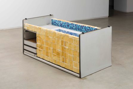 강희정_욕조_Bathtub_2011-2017_Desk, polyurethane foam, glass mosaic tiles, water_Dimensions variable(1).jpg